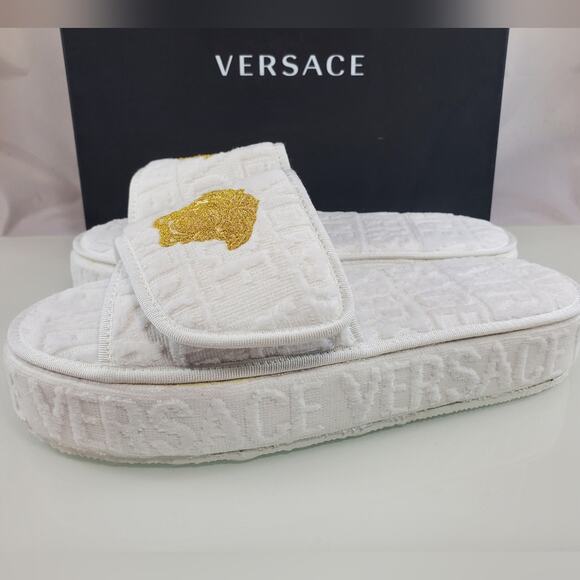 NWT$425 Versace Allover White Cotton Logo Medusa Head Platform Slippers EU 45 - Picture 13 of 15